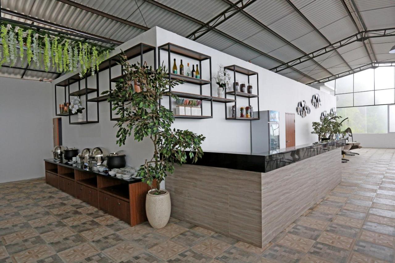 Hotel Lereng Bromo Pasuruan Kültér fotó